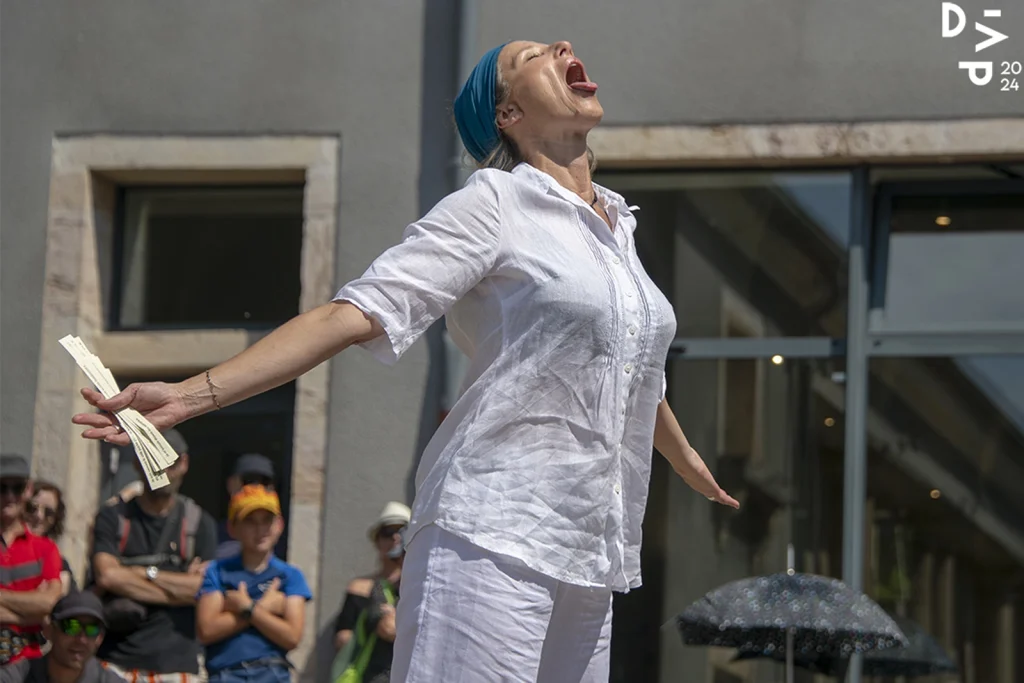Festival des Arts de la Rue Tous Dehors à Saint Amour 2024