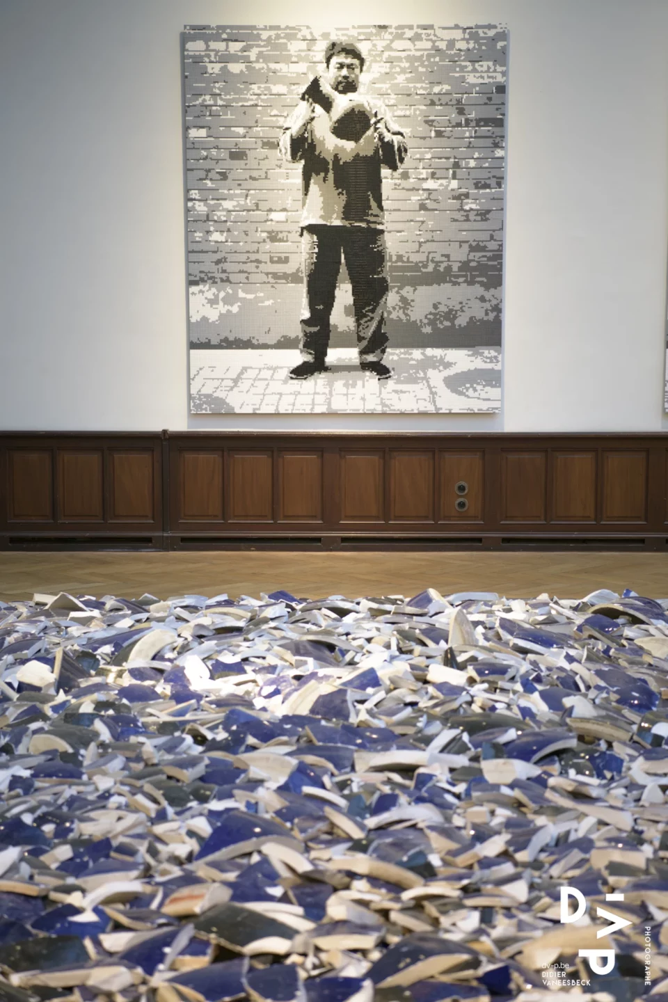 Installation Ai Weiwei, The Art of Defiance, galerie Patrick Derom au Sablon